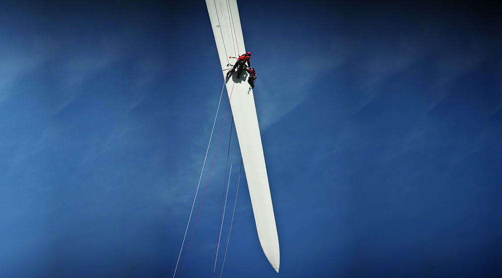 Synthetic_Rope_used_for_craneless_wind_turbine_blade_replacement