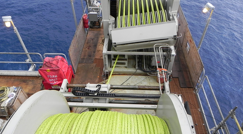 winch_with_Quantum-12_high_perfomance_rope