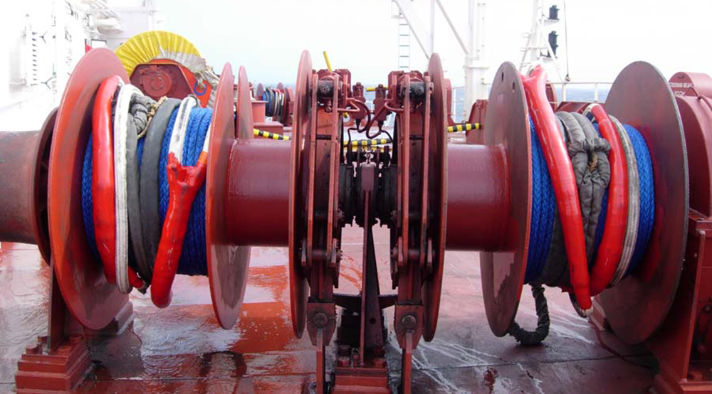 winches_with_Amsteel_Blue_Lines_Installed